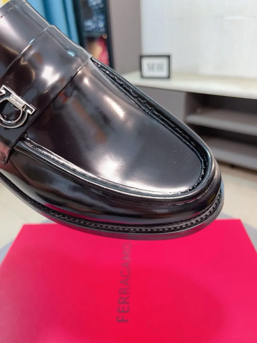Men's shoes 💰560🌸🌸Water dyed cowhide 🆘[Salvatore Ferragamo] Ferragamo's latest casual business leather shoes for men! Available at counters simultaneously! The fabric is made of specially imported original suede calfskin, and the interior is made of imported water-dyed cowhide. It is absolutely luxurious and leads the fashion trend. Matching code: 38-44 45 customized